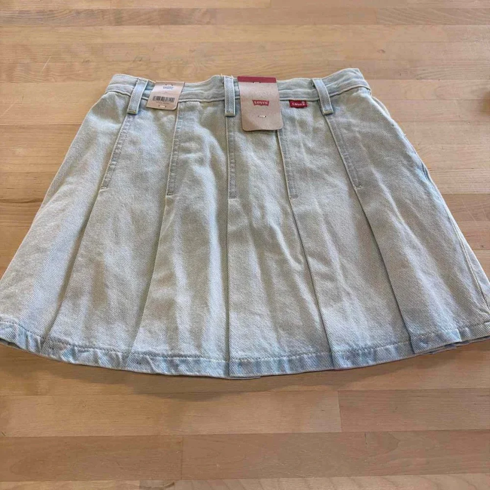 Levi's Size 24 Blue Denim New Skirt - Picture 7 of 7